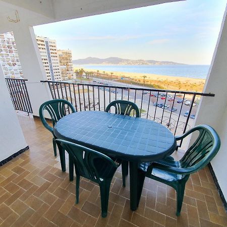 Apartamento Karina Beach-3 Емпуриабрава Екстериор снимка